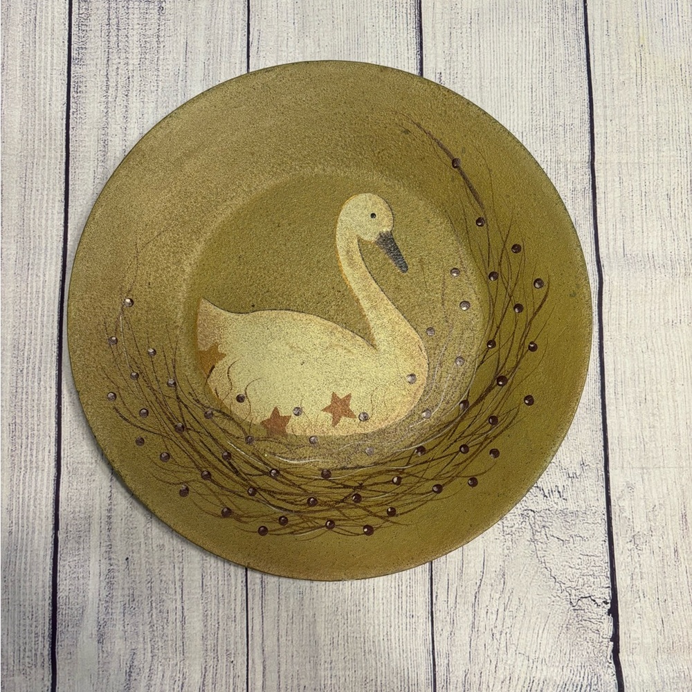 Decorative swan plate